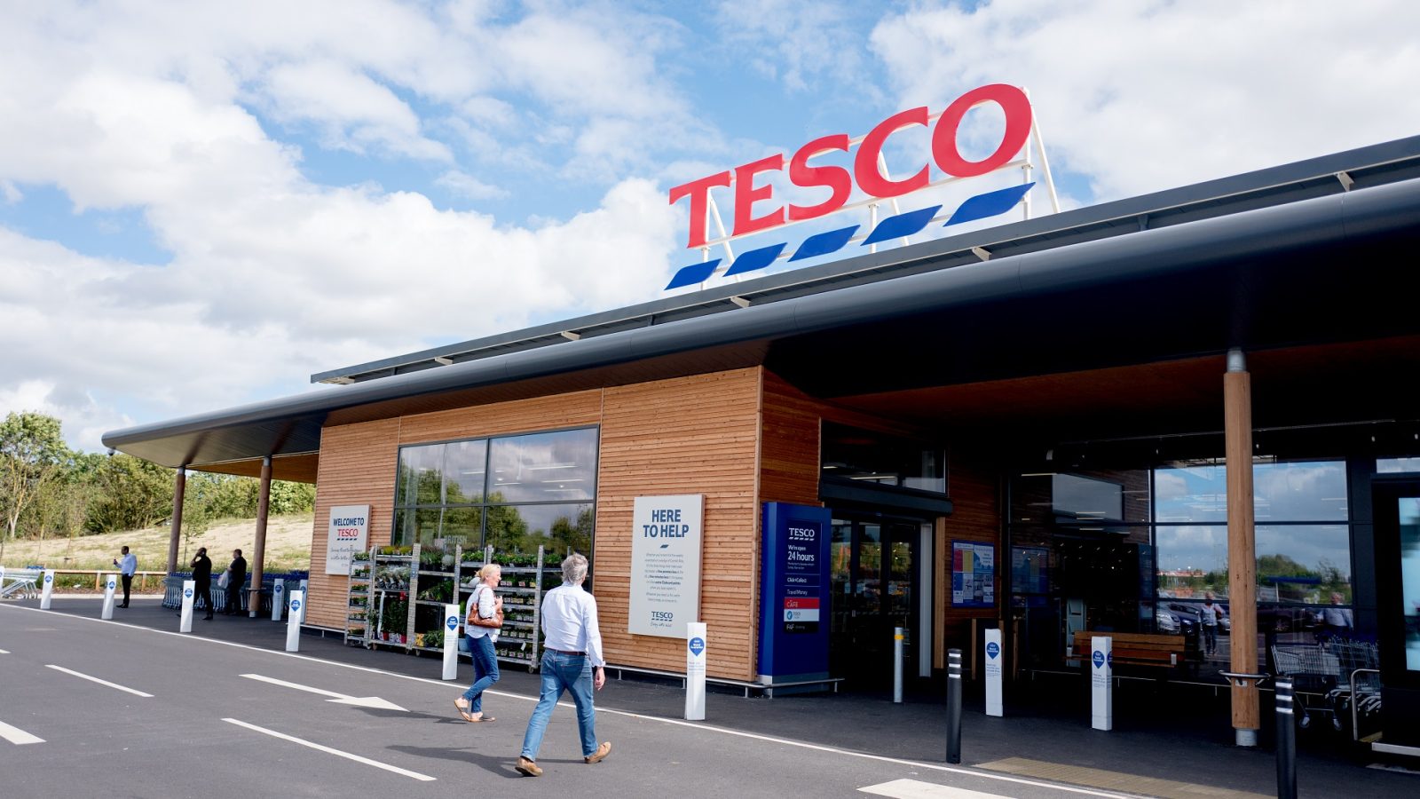 Profiteering in the UK: Big Supermarkets Amidst Inflation and Economic Challenges